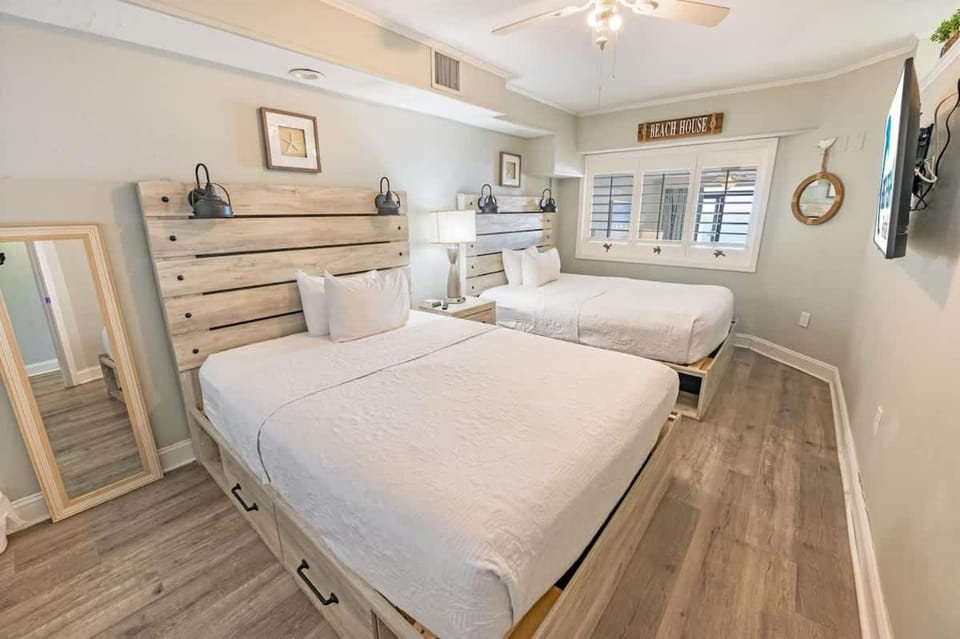 New Direct Oceanfront, Amazing Views at Beach Cove House in North Myrtle Beach