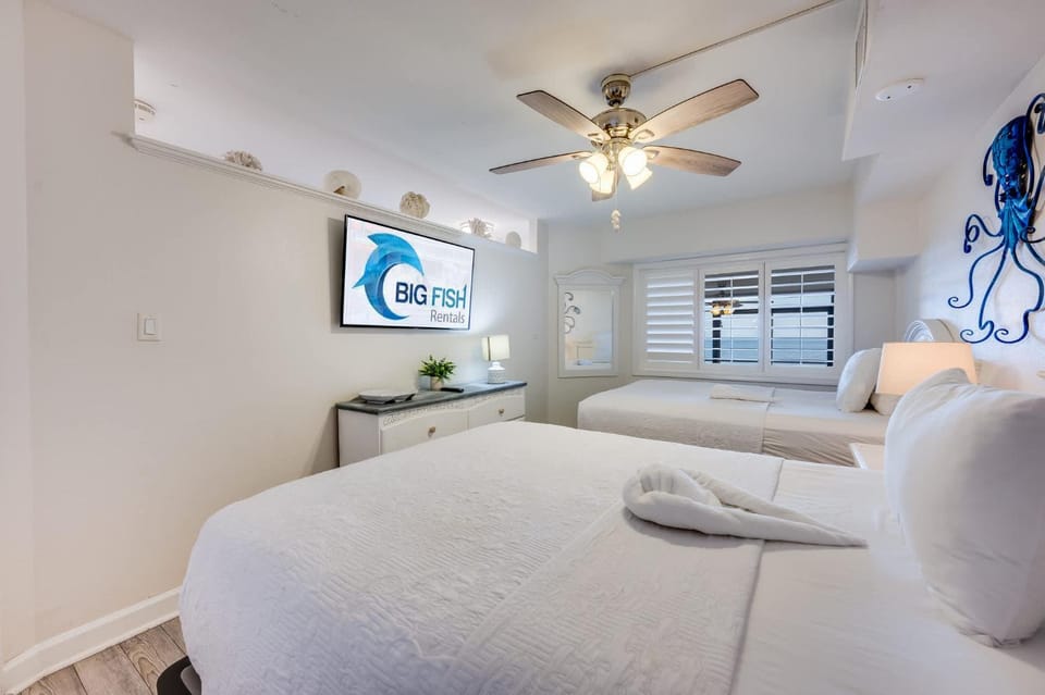 Beautiful Seaside retreat w pool & balcony view House in North Myrtle Beach