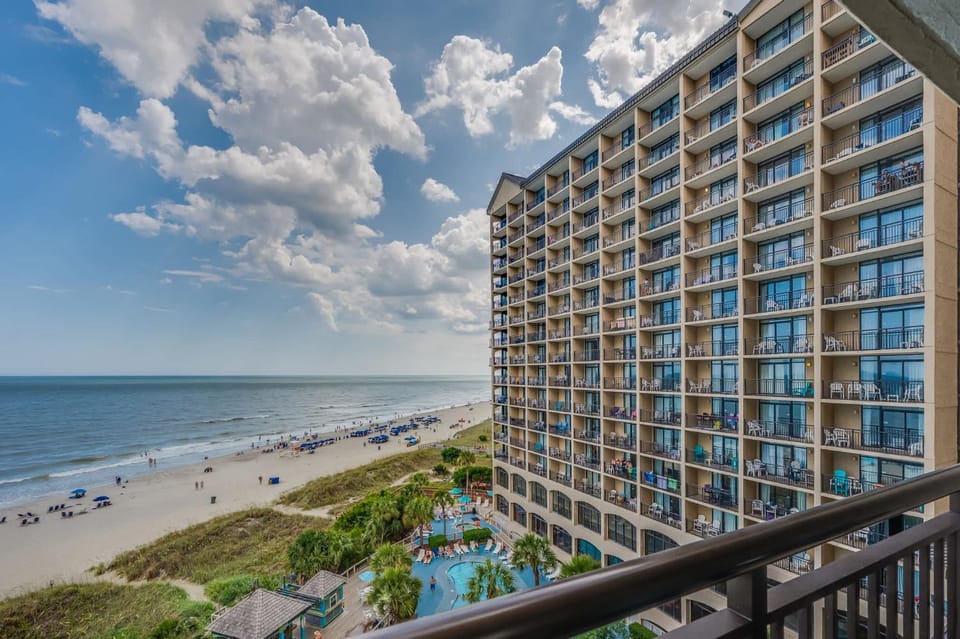 Beautiful Seaside retreat w pool & balcony view House in North Myrtle Beach
