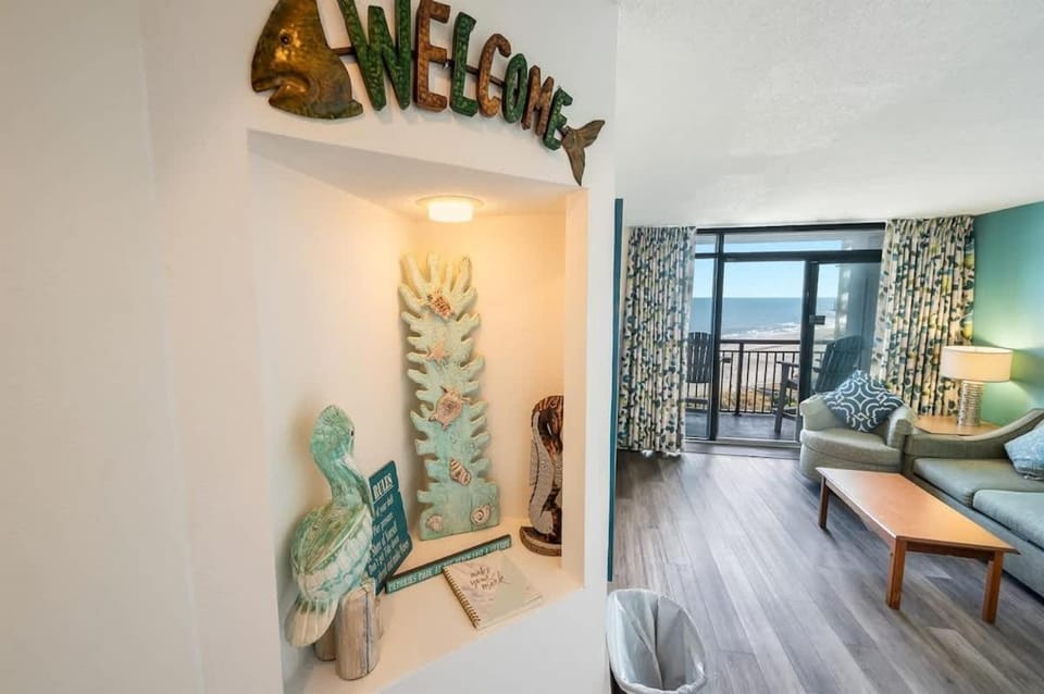 Steps from Beach, Direct View, Oceanfront Paradise House in North Myrtle Beach