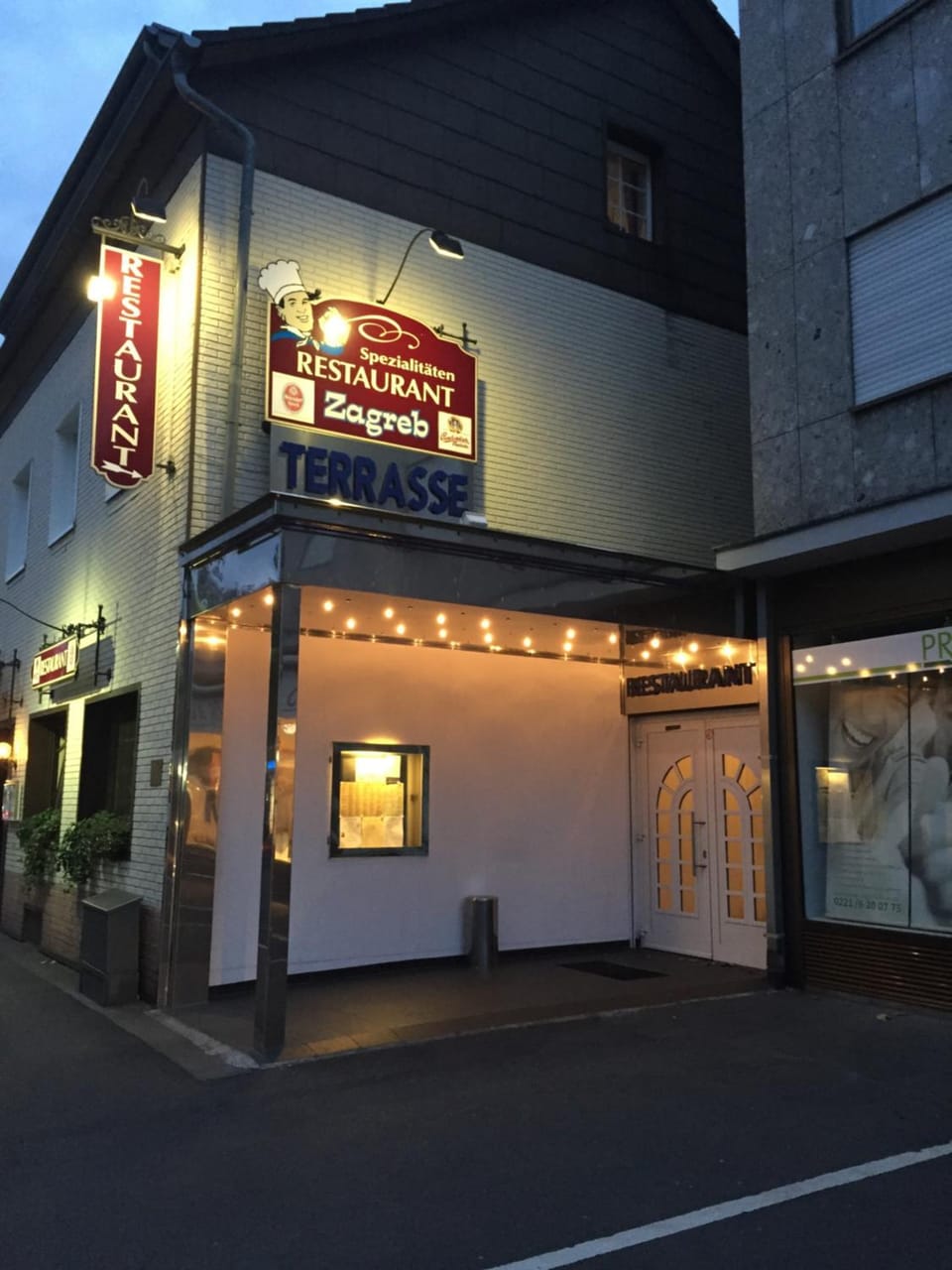 Facade/entrance