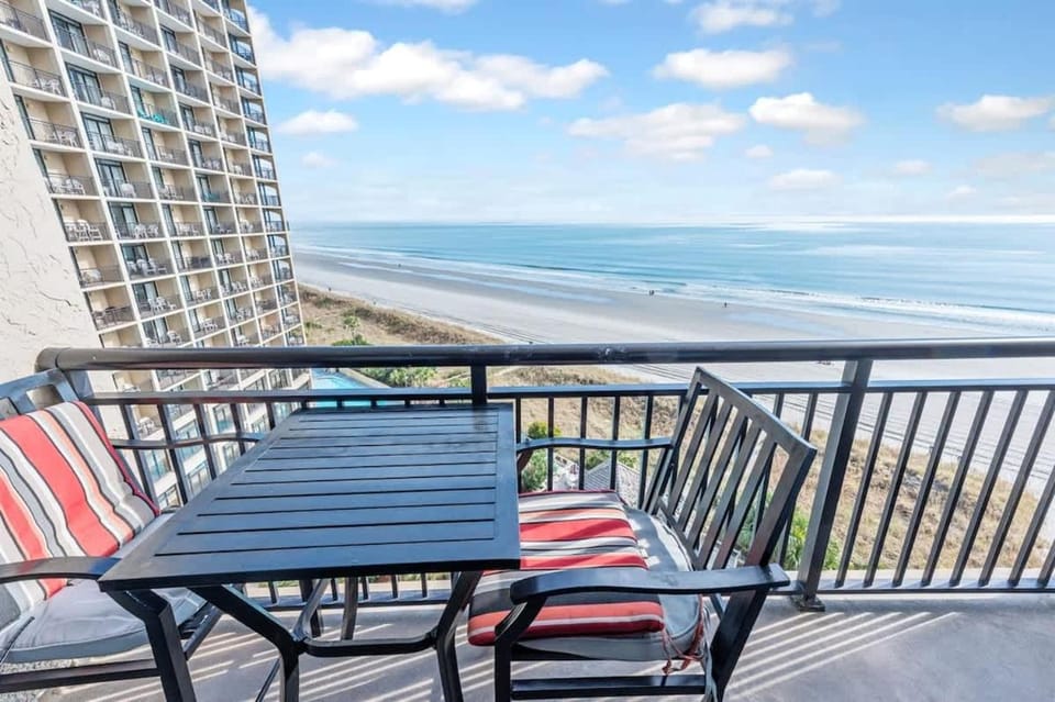 Stunning Oceanfront Remodeled,Flooring,New Kitchen House in North Myrtle Beach