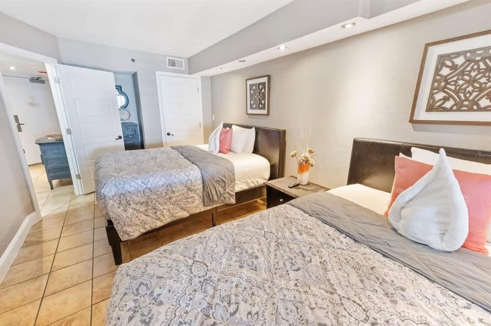 Stunning Oceanfront Remodeled,Flooring,New Kitchen House in North Myrtle Beach