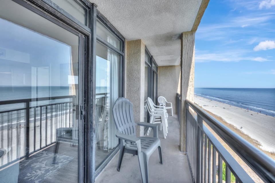Beautiful Beach retreat with balcony and hot tub House in North Myrtle Beach