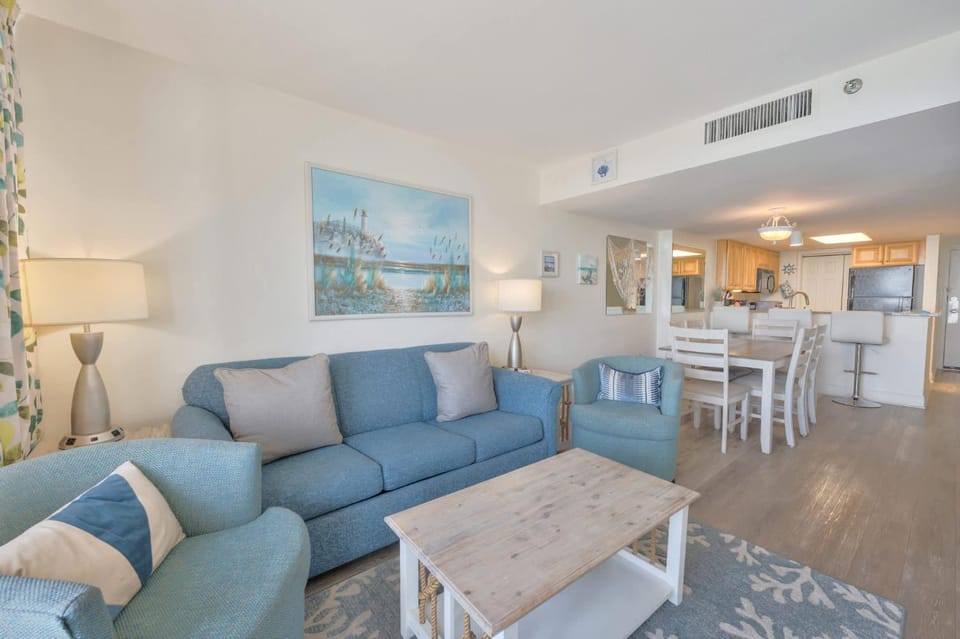 Beautiful Beach retreat with balcony and hot tub House in North Myrtle Beach