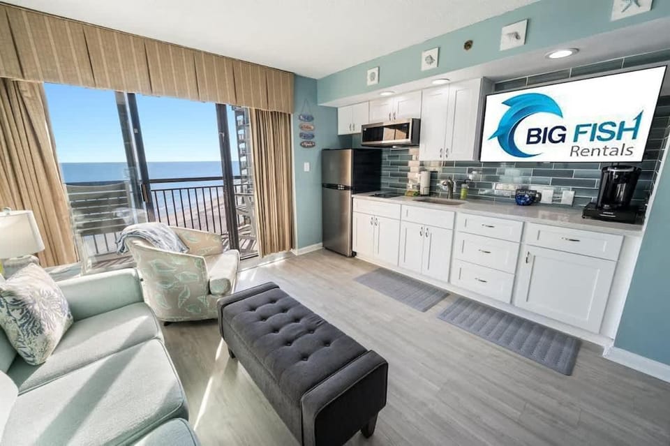 Beautiful Ocean-view condo w pools & beach access House in North Myrtle Beach