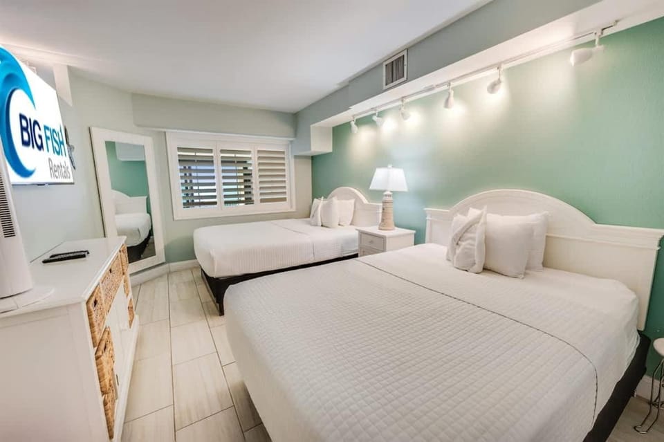 Seaside condo w hot tub & balcony House in North Myrtle Beach