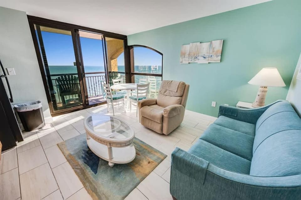 Seaside condo w hot tub & balcony House in North Myrtle Beach