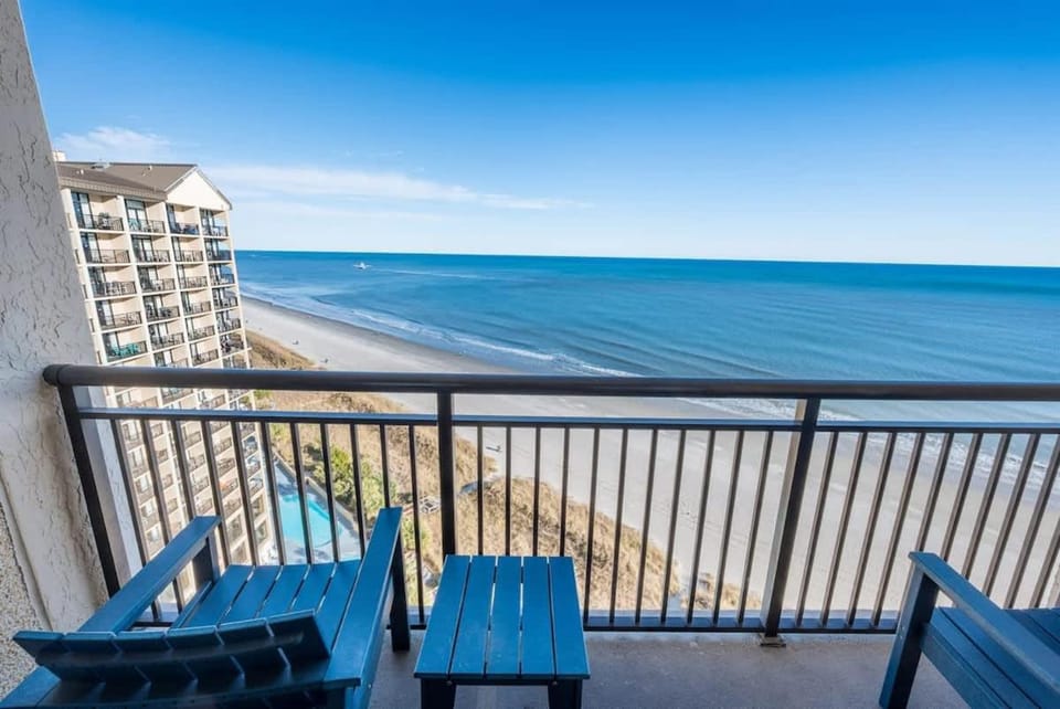 Stunning Oceanfront Getaway Luxurious Resort Pools House in North Myrtle Beach