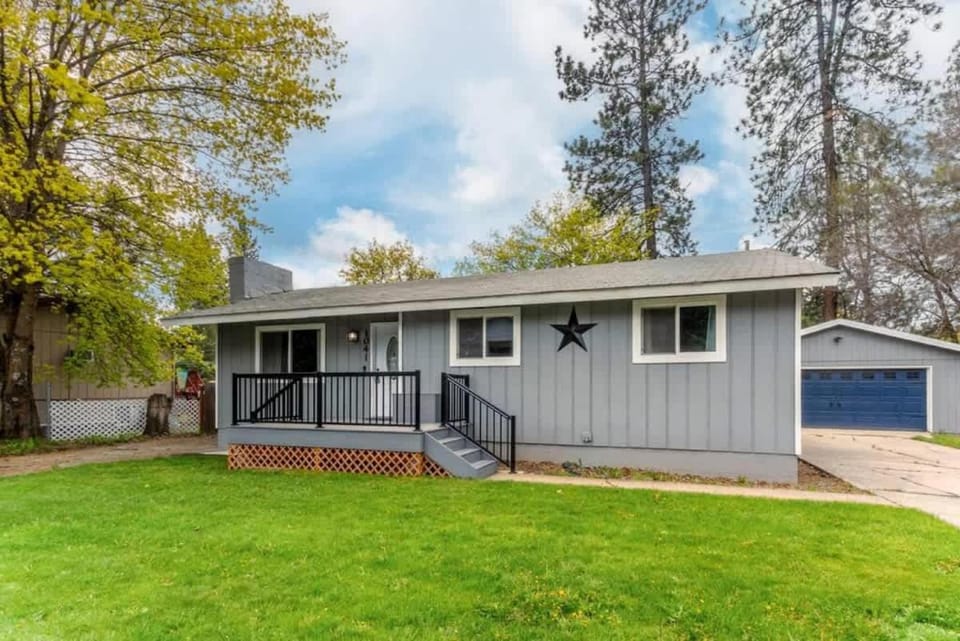Modern Comfort Near Downtown CDA and Lake House in Coeur dAlene