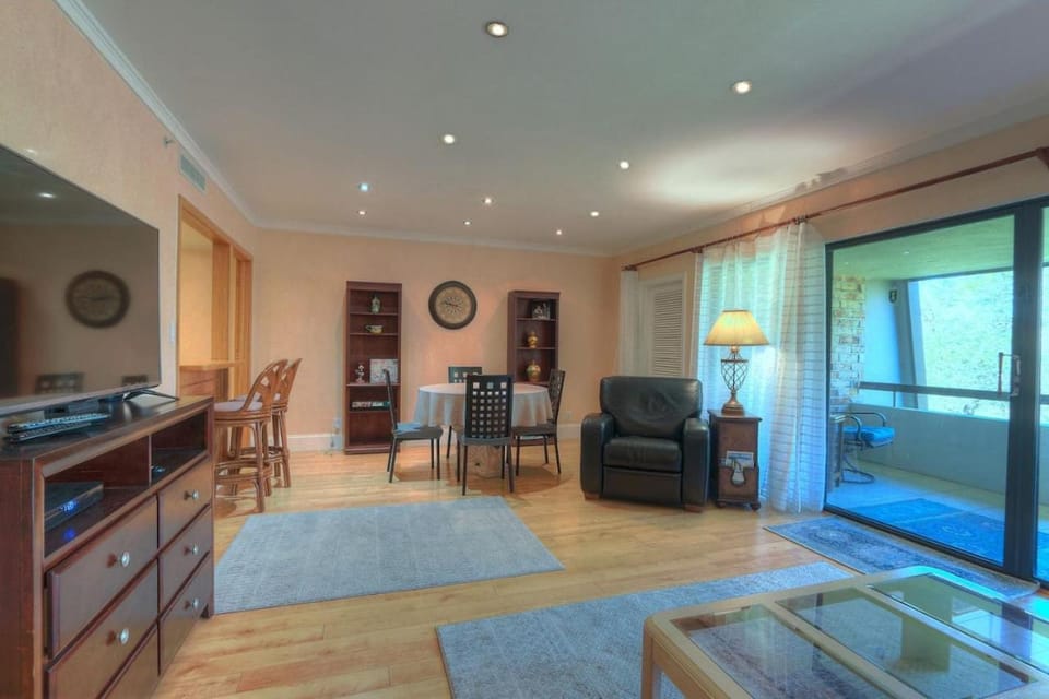 Perfect Condo Sleeps 8 Private Community Florida House in Palm Harbor