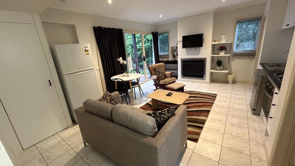 Granny With Great View Apartment in Geelong