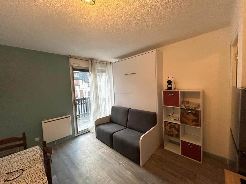 Charmant T1 Bis Cabine - Parking privé Cabin in Catalonia
