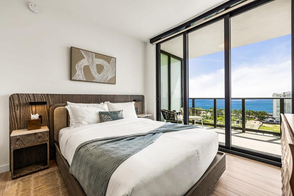 Ocean Dreams Chic 2BR Getaway Minutes from Miami's Top Attractions Apartment in Miami Beach