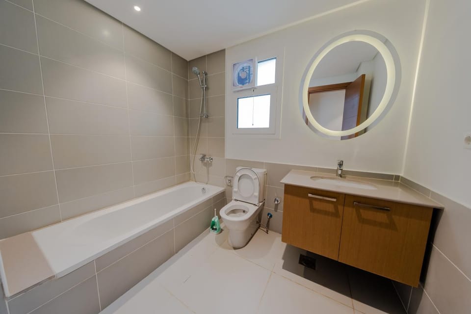 Shower, Toilet, Bathroom, Bath, towels