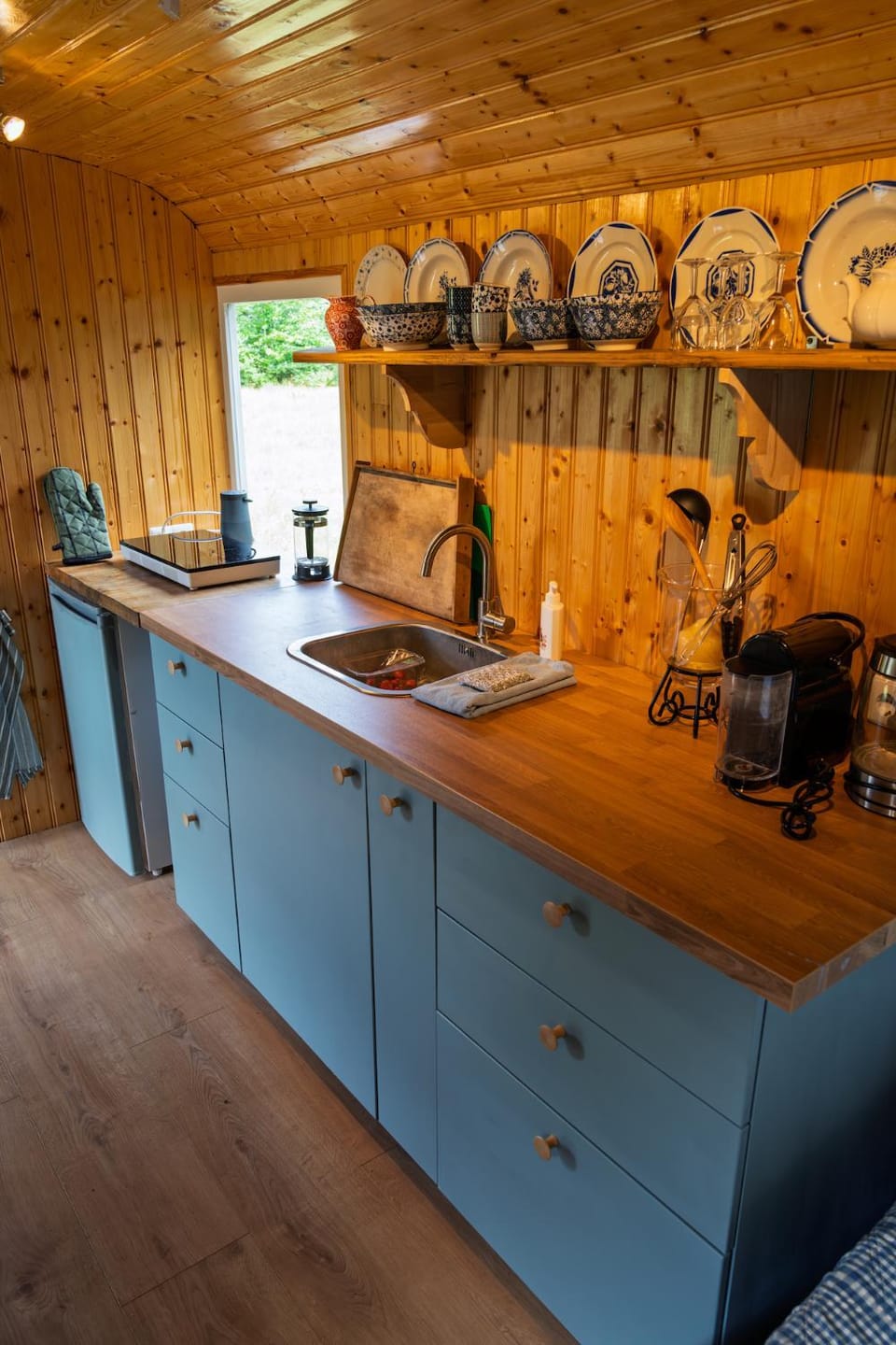 Coffee/tea facilities, Kitchen or kitchenette, kitchen