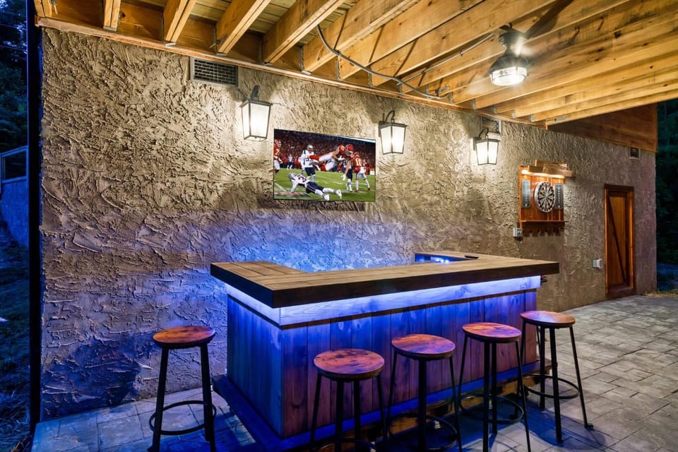 TV and multimedia, Lounge or bar, Seating area, Dining area