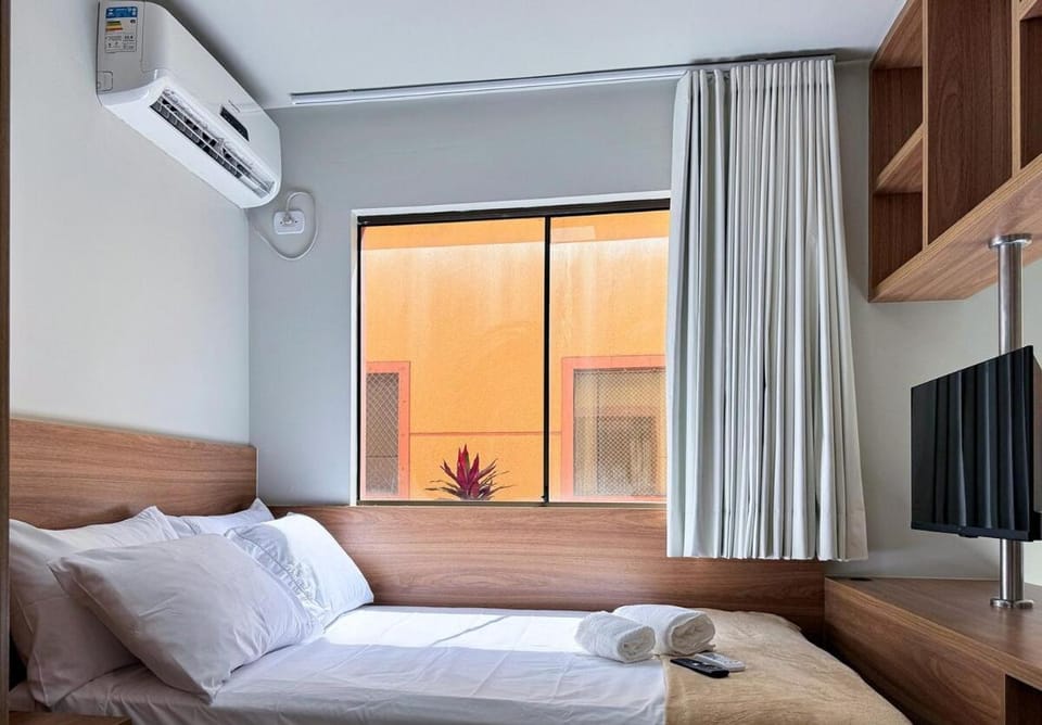 Bed, TV and multimedia, Bedroom, towels, air conditioner
