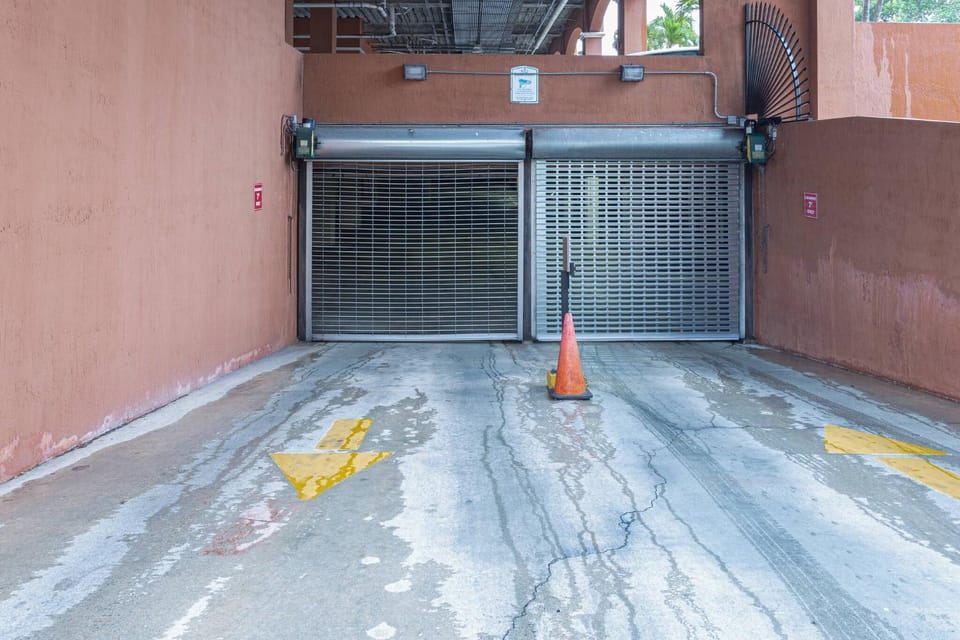 Facade/entrance, Parking