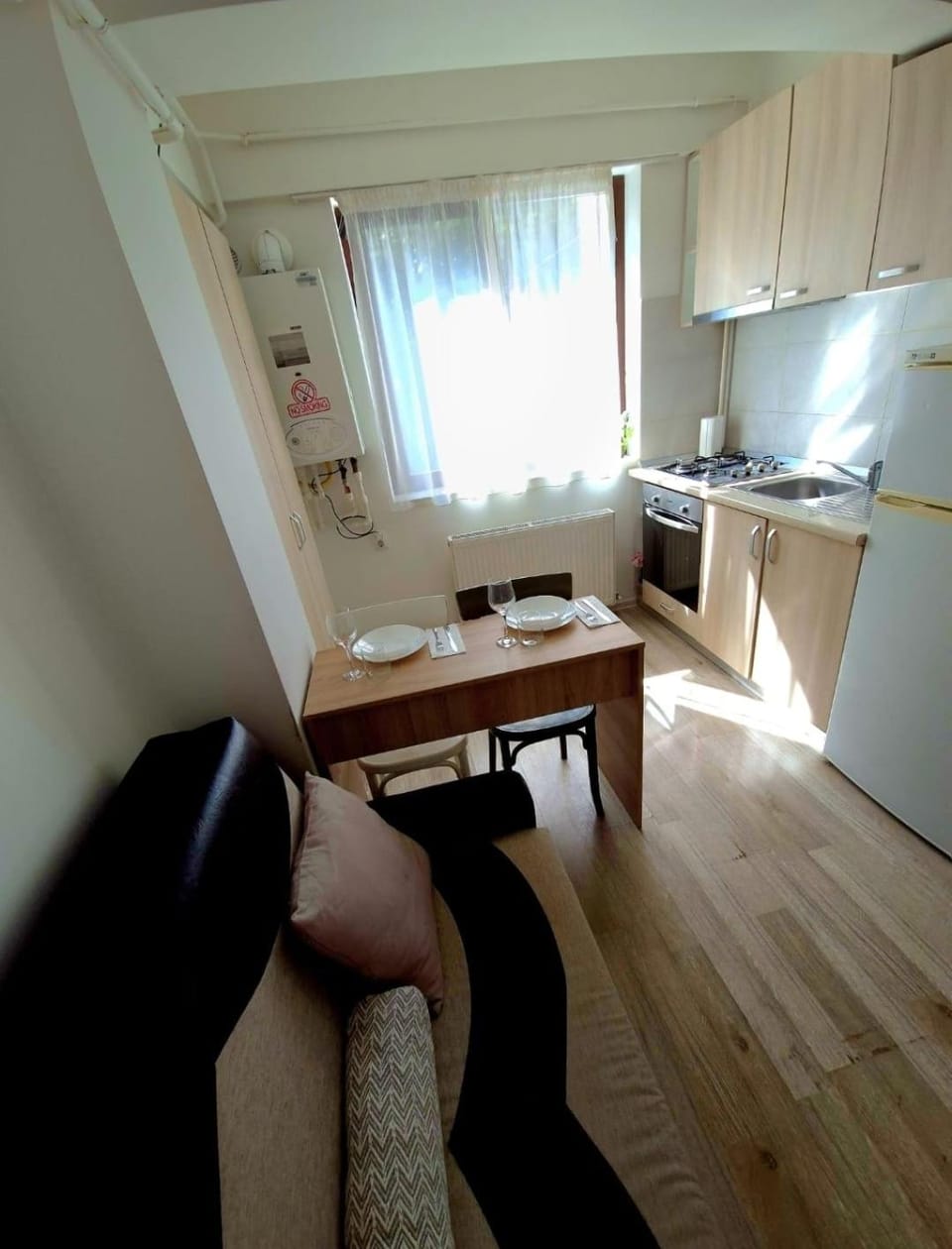 Kitchen or kitchenette, Seating area