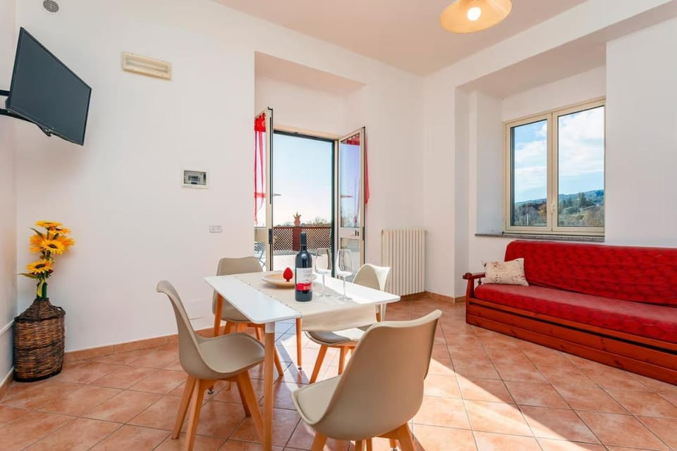 Communal lounge/ TV room, TV and multimedia, Living room, Dining area, Evening entertainment