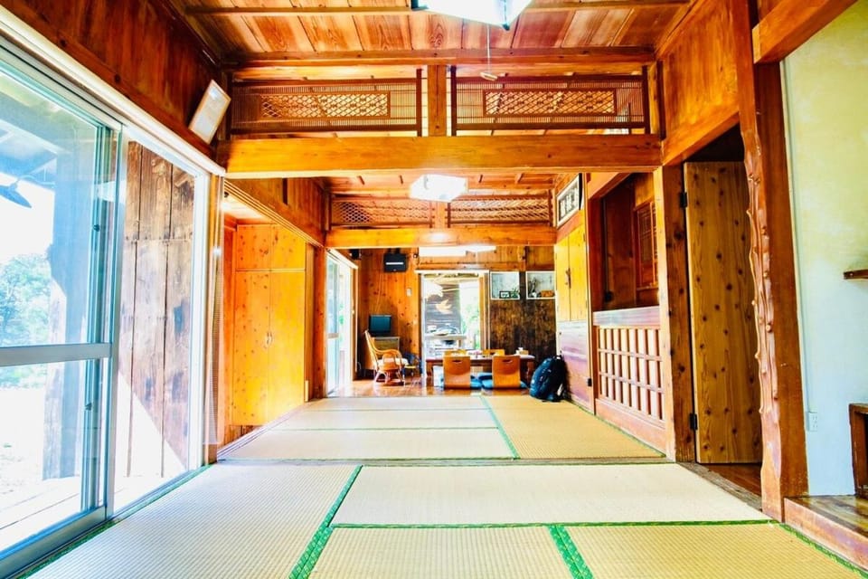 今帰仁古民家の宿 つばめや Apartment in Okinawa Prefecture