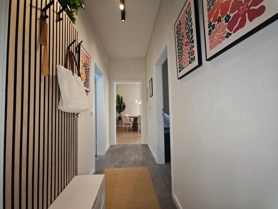 NEU! KINGS-Apartment - 300m zum Bahnhof - 6 Personen - Küche - Gerberplatz Apartment in Baden-Württemberg