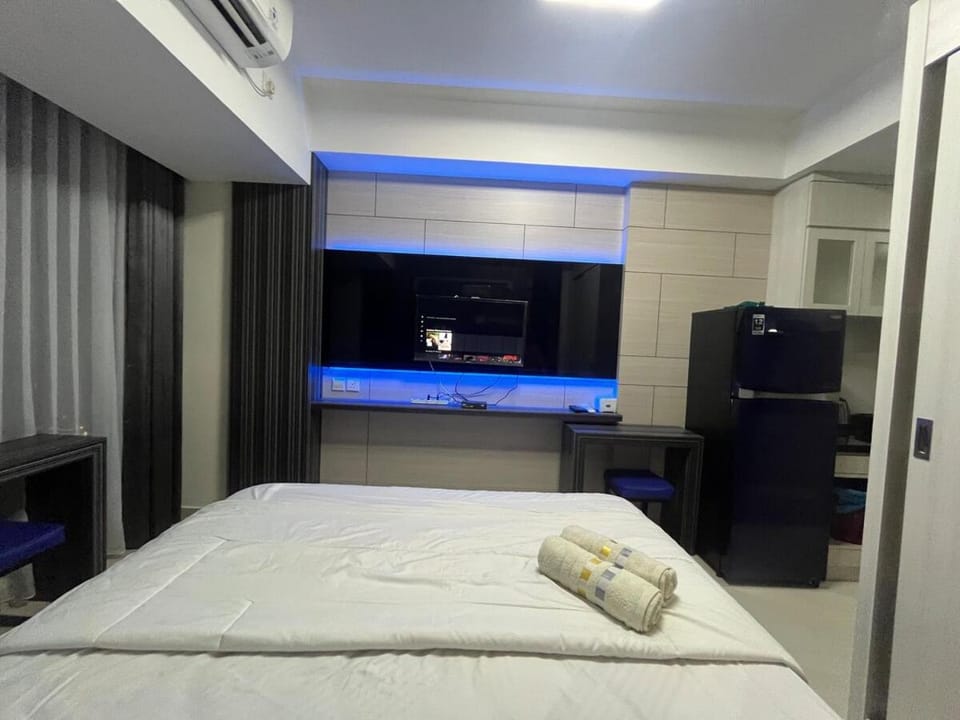 P7 Service Apartment With Netflix, Sea View and High Floor Apartment in Riau Islands, Indonesia