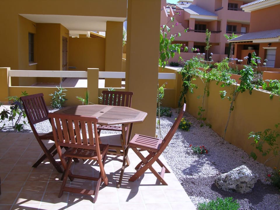 Garden, Balcony/Terrace
