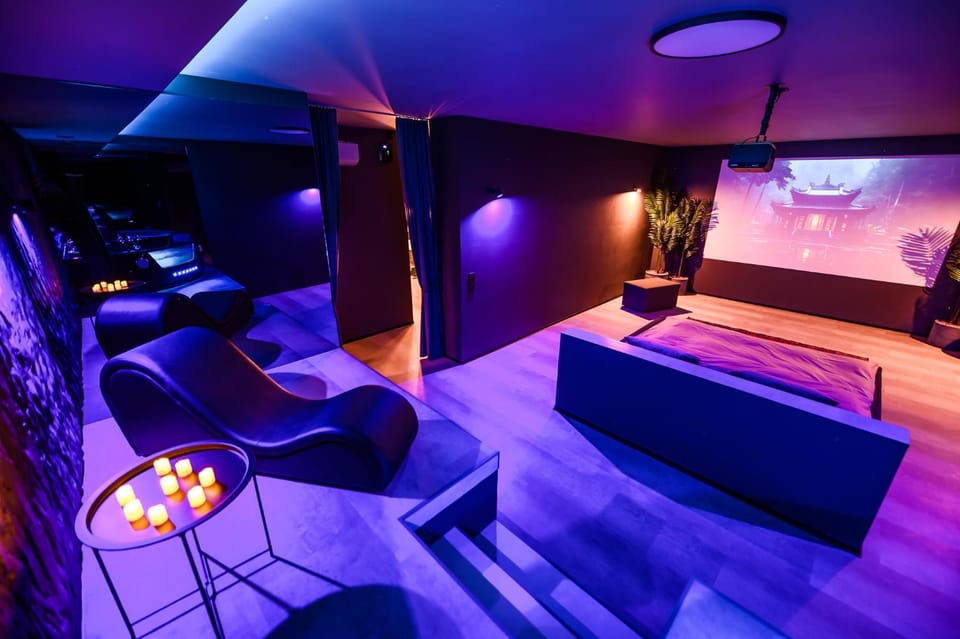Communal lounge/ TV room, TV and multimedia, Evening entertainment
