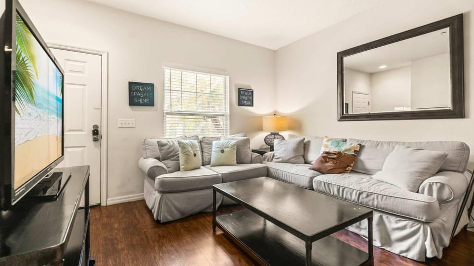 Upstay Modern 3BR Townhome with Pool near Disney House in Osceola County