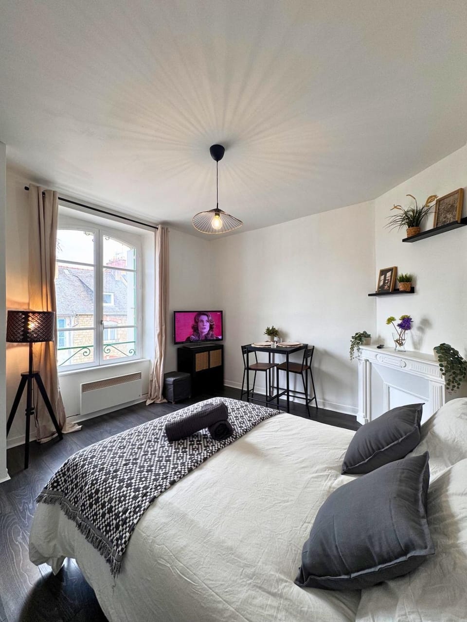 Communal lounge/ TV room, Bed, TV and multimedia, Living room, Seating area