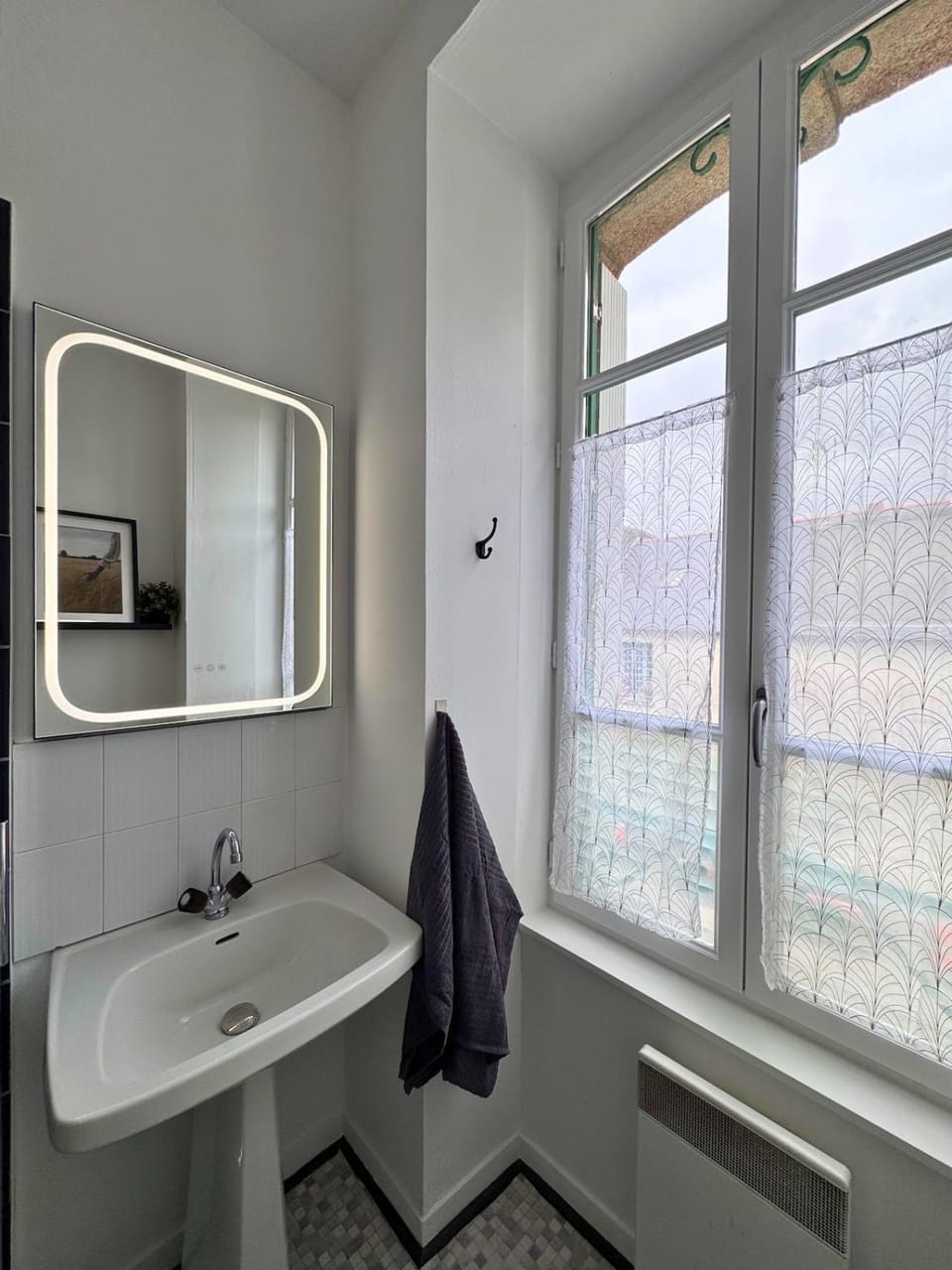 Bathroom, towels