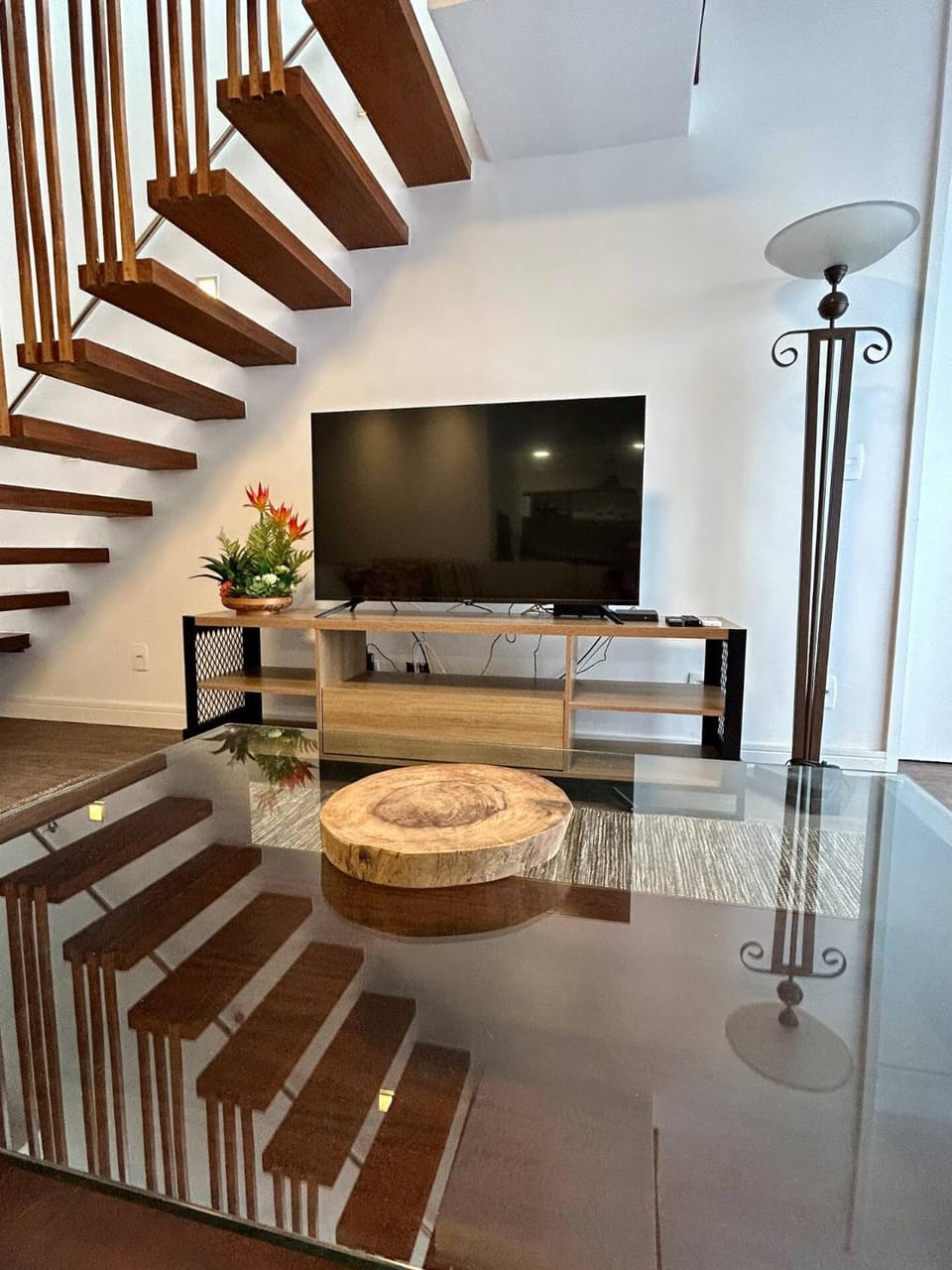 TV and multimedia, Seating area