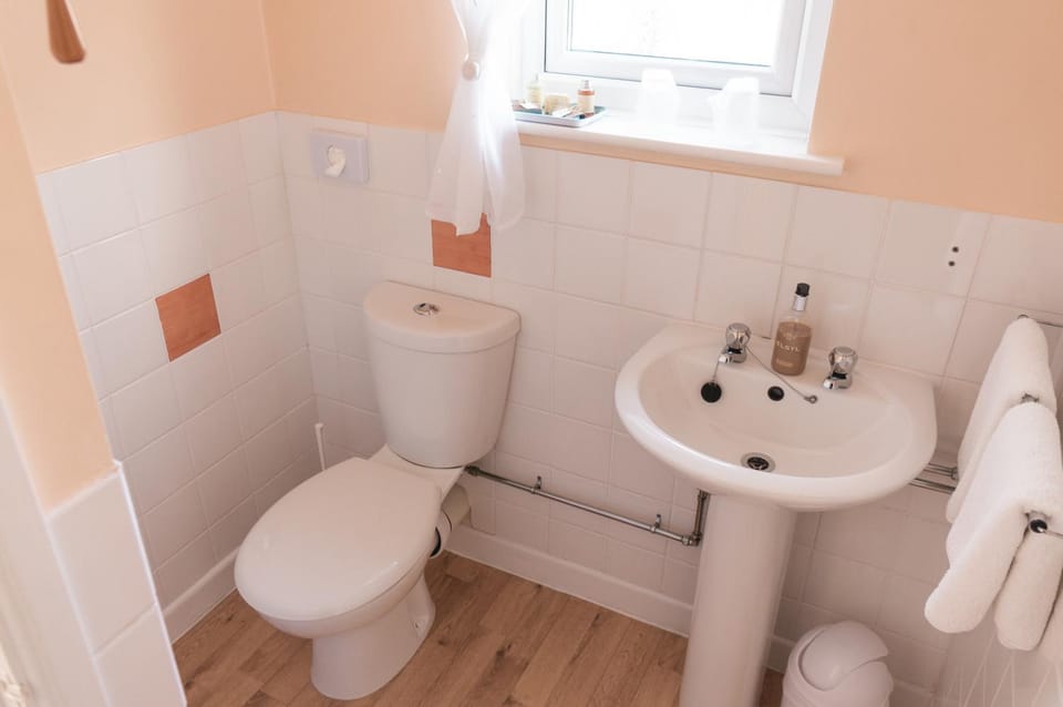 Strathallan Guest House Bed and Breakfast in England