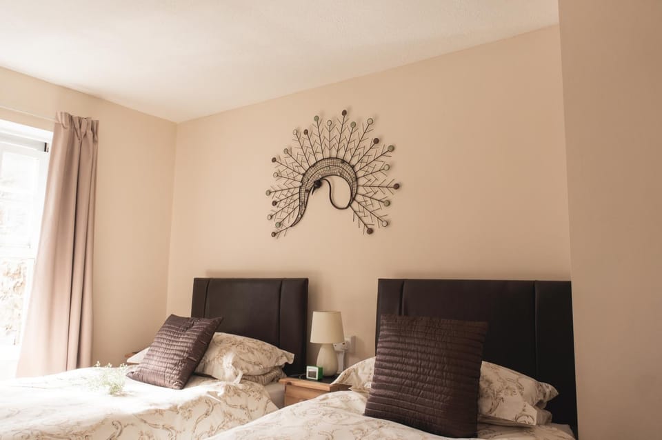 Strathallan Guest House Bed and Breakfast in England