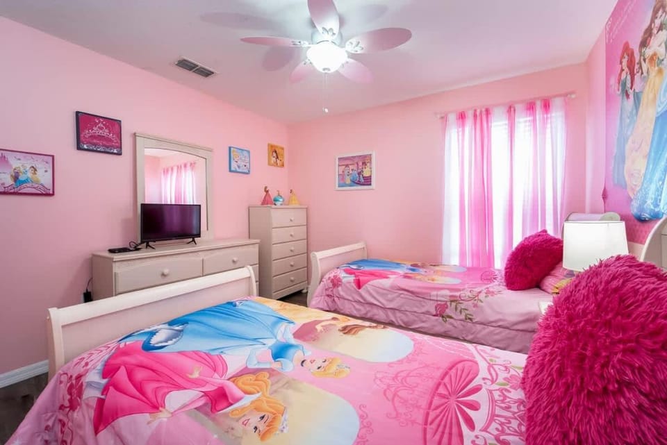 Large Home Pool Spa & Game Room Near Disney House in Kissimmee