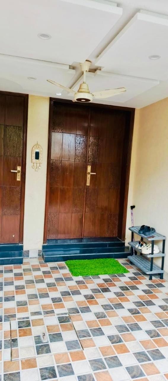 Luxurious 3 Bedroom Fully Furnished entire House with 24 hours Security available House in Lahore
