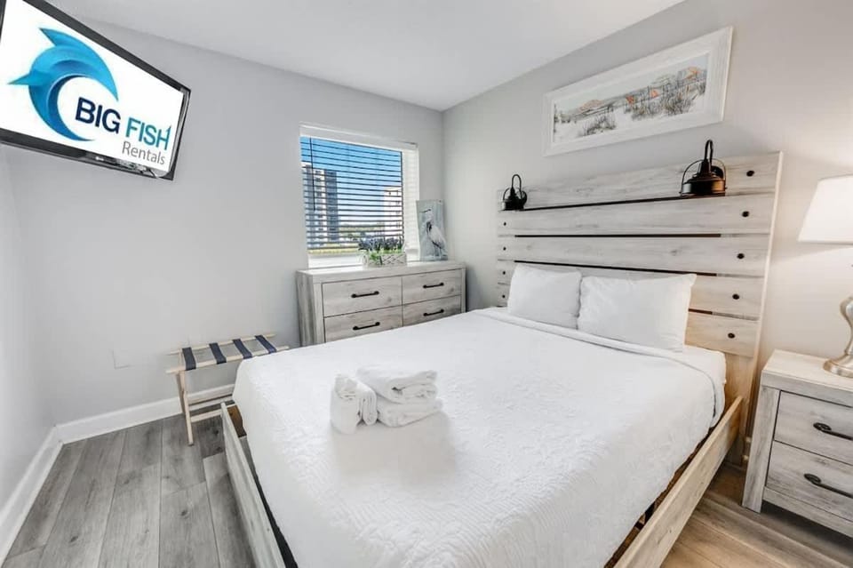 Newly Added King Suite 3BR,Direct Oceanfront Views House in Myrtle Beach