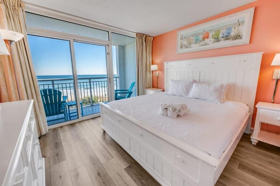 Newly Added King Suite 3BR,Direct Oceanfront Views House in Myrtle Beach