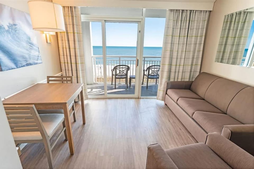 Direct Oceanfront Amazing Views In Camelot Resort! House in Myrtle Beach