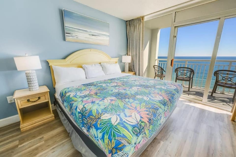 New 3BR King Suite with Direct Oceanfront End Unit House in Myrtle Beach