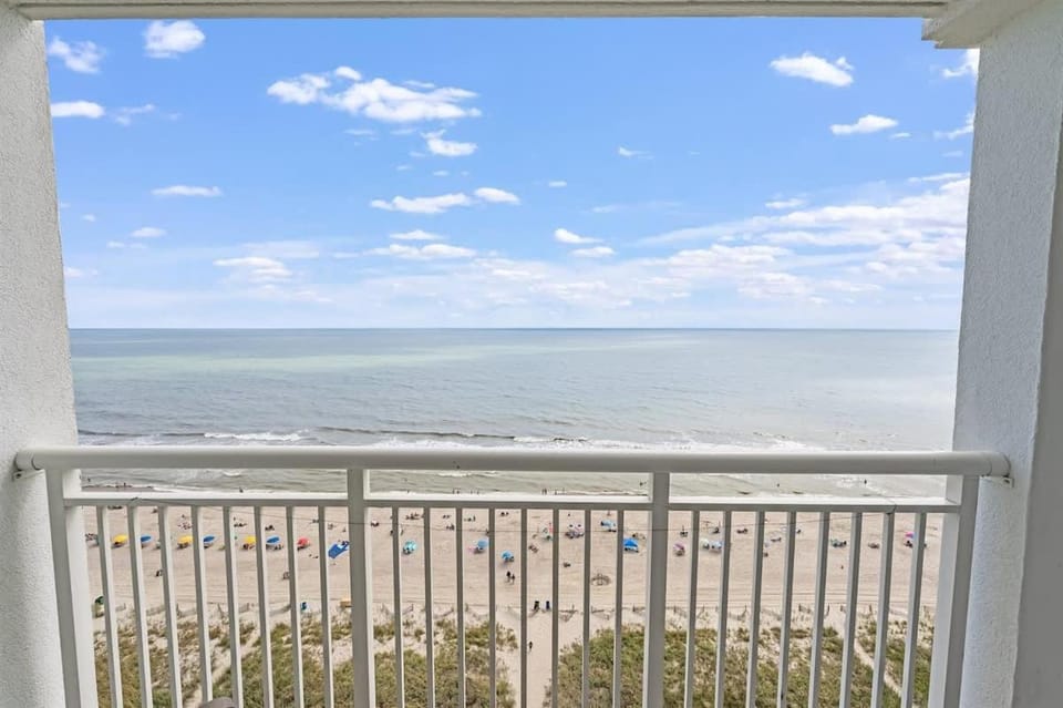 Beach condo w balcony & hot tub House in Myrtle Beach