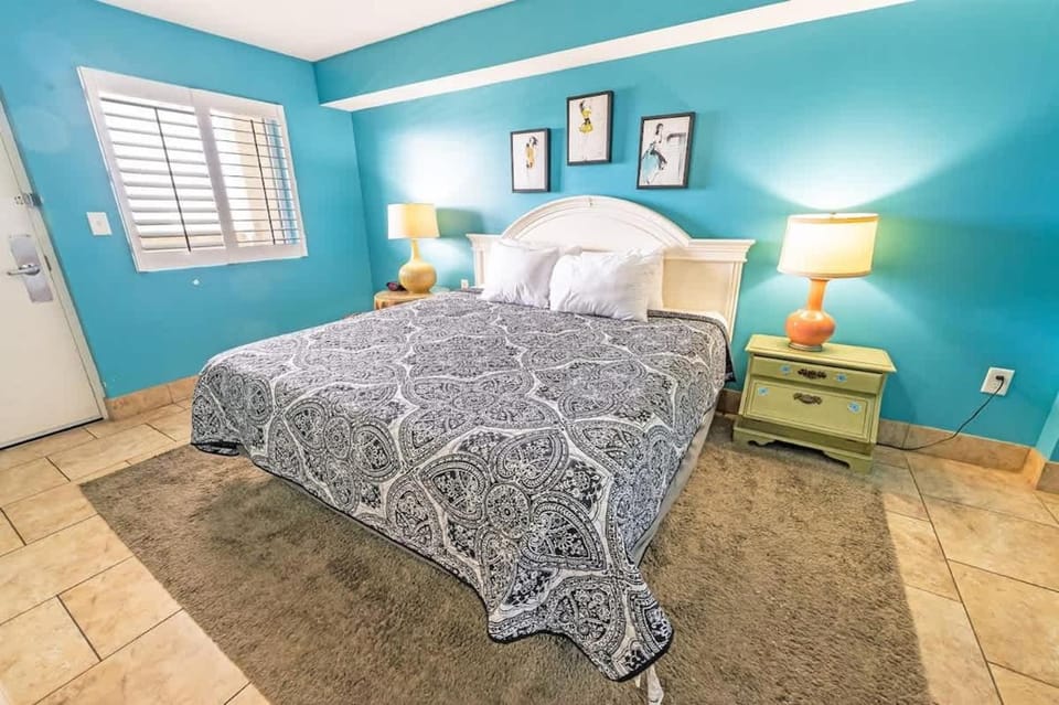 Beach condo w balcony & hot tub House in Myrtle Beach