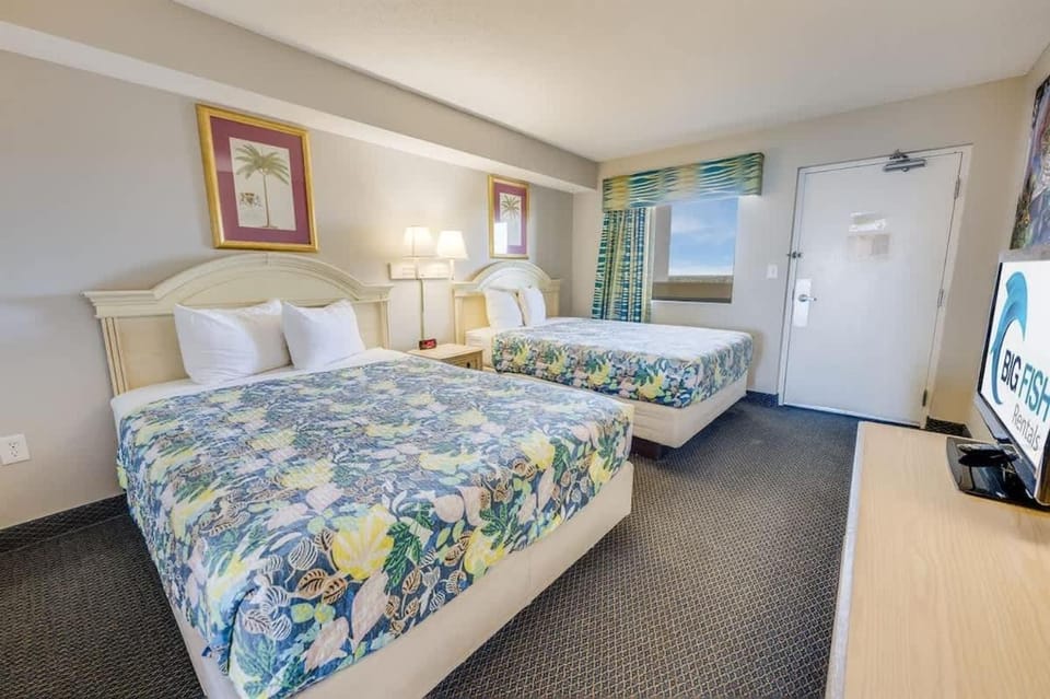 High Floor Direct Oceanfront w Views Heated Pools House in Myrtle Beach