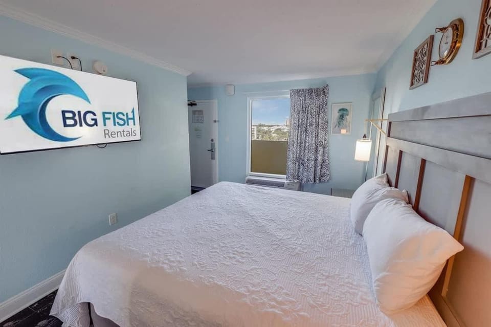 New Caravelle Resort 1BR Honeymoon Suite Pools! House in Myrtle Beach