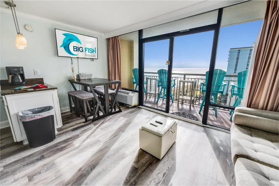 New Caravelle Resort 1BR Fully Remodeled Pools House in Myrtle Beach