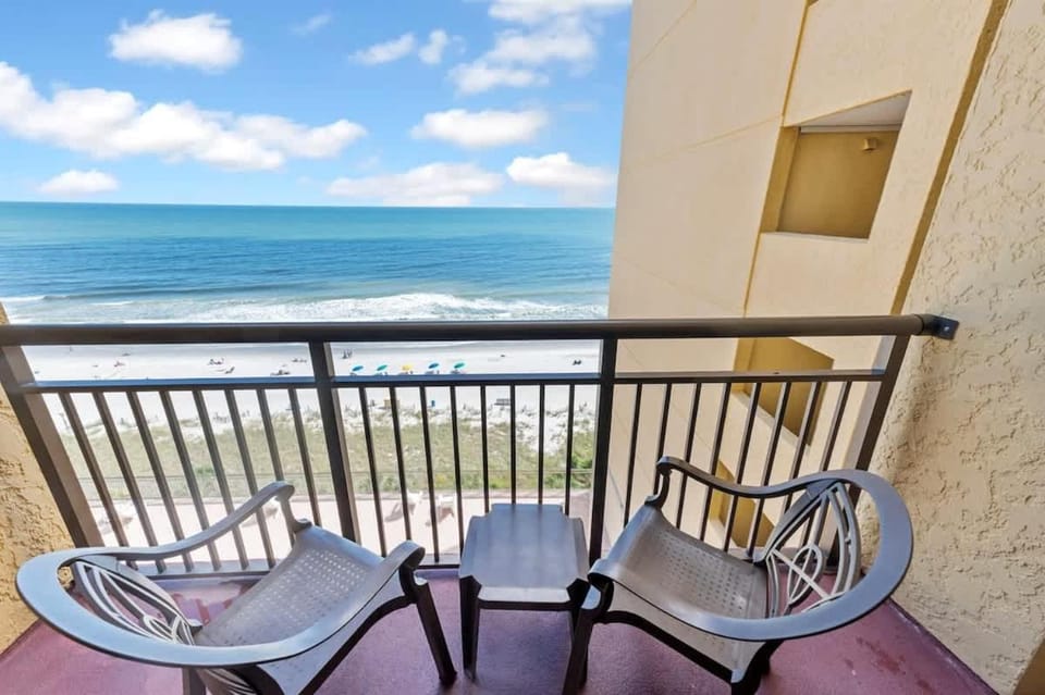 New Direct Oceanfront, Pools Caravelle,HIGH Floor! House in Myrtle Beach