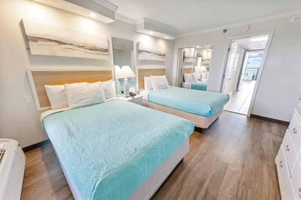 New Direct Oceanfront, Pools Caravelle,HIGH Floor! House in Myrtle Beach