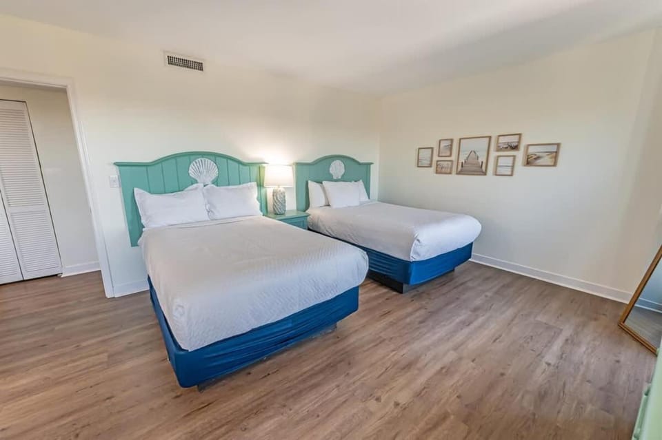 3BR TOP Floor Suite Caribbean Resort,Heated Pools! House in Myrtle Beach